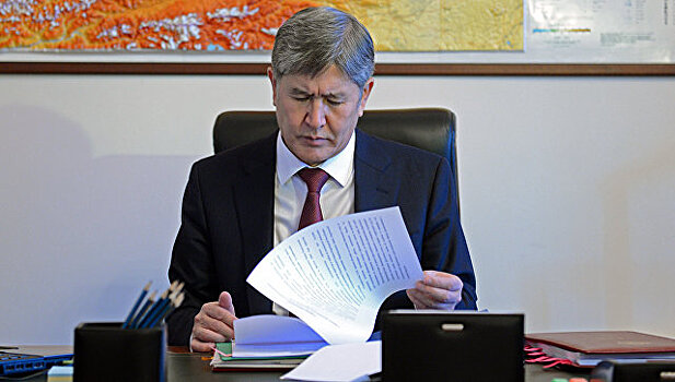 Атамбаев проголосовал на президентских выборах