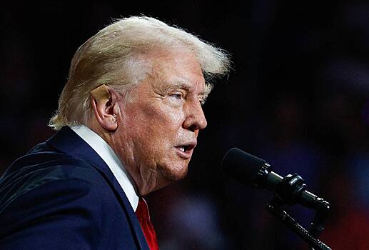 Директор ФБР усомнился в ранении Трампа в ухо