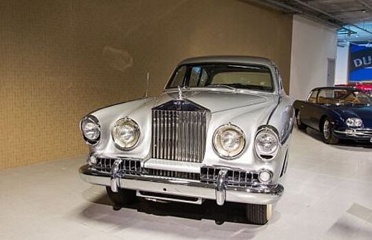Стало известно, как выглядит салон самого необычного авто Silver Wraith Special Saloon
