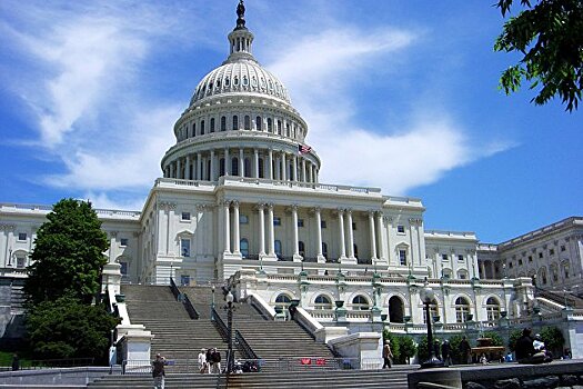 Лидер республиканцев одобрил вливание $500 миллиардов в экономику США