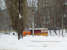 В Саратове мусоровоз протаранил автобус