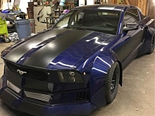 Кто-то превратил Ford Mustang в странный пикап с широким кузовным обвесом