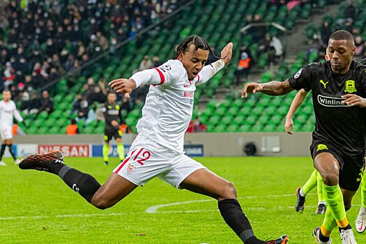 «Челси» возобновил переговоры по Кунде. Клуб не смог подписать Аке