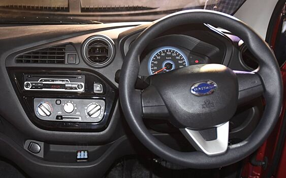 Под Волгоградом "Datsun on-DO" влетел в фонарный столб