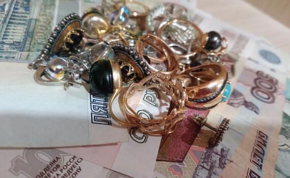 В Курске полицейские раскрыли кражу денег и золотого кольца из комнаты общежития