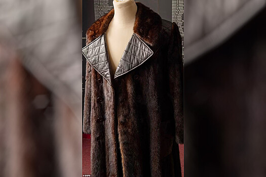 Сшитая на заказ норковая шуба Элвиса Пресли выставлена на аукцион