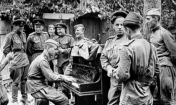 Чехлы, матрасы и подушки: какие репарации побежденная Германия платила Советскому Союзу