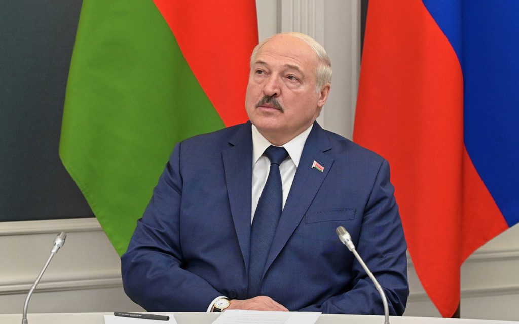 Лукашенко разъяснил, зачем Варшава нагнетает обстановку на границе Польши с Беларусью