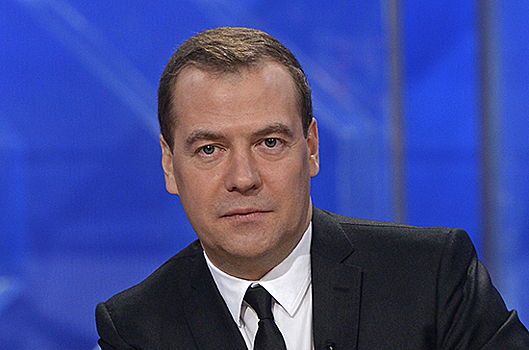 Медведев поручил решить вопрос с базой медицинских данных водителей