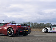 Гибридные Ferrari и Porsche сразились в дрэг-битве. На двоих у них 1900 лошадиных сил