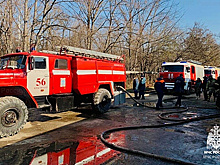 В Невинномысске ликвидировали пожар на складе