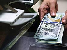 Для россиян начали смягчать условия хранения валюты  на счетах