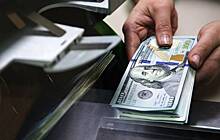 Для россиян начали смягчать условия хранения валюты  на счетах