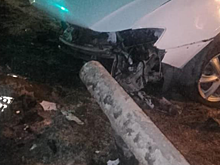 Утром в Балакове водитель «Лифана» протаранил трубу. Водитель получил травмы