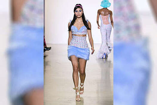 Стилист Александр Рогов призвал носить юбки с отделкой из меха