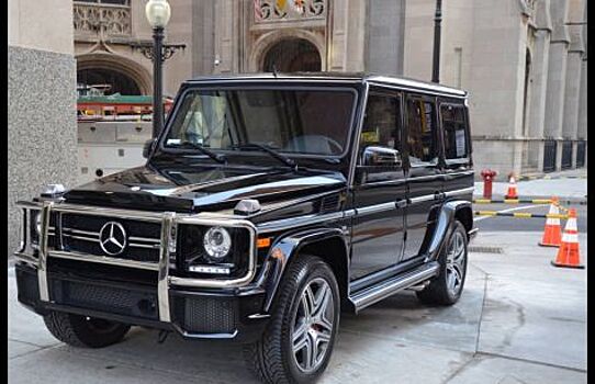 Неожиданно! Вседорожник новой формации Mercedes-Benz G-Class попал в объектив на городской дороге