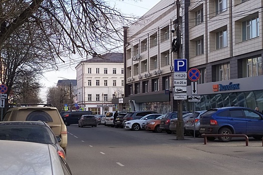 В Курске возобновят работу платные парковки