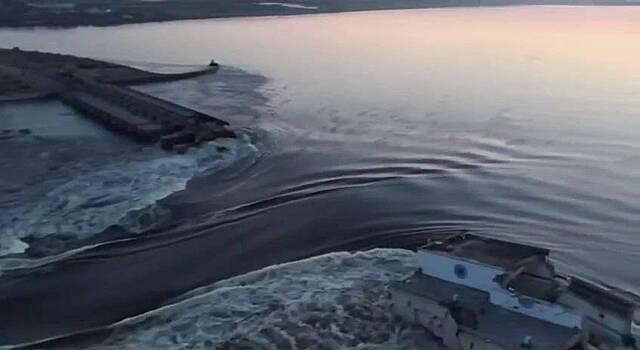 Более 900 человек перемещено из зоны затопления после разрушения Каховской ГЭС