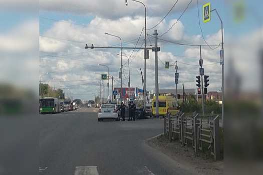 В ДТП на Щербакова двоих водителей травмировали подушки безопасности