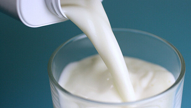 Ученые назвали главную опасность заменителей молока