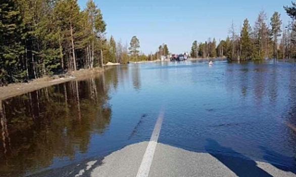 Ситуация на подтопленной дороге в Надымском районе стабилизировалась