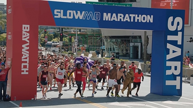 Создатели «Спасателей Малибу» устроили самый медленный марафон