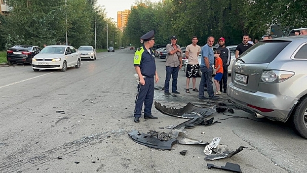 Шесть человек попали в больницу после ДТП в Екатеринбурге