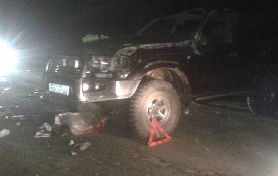 На загородной трассе приморца придавило собственным автомобилем