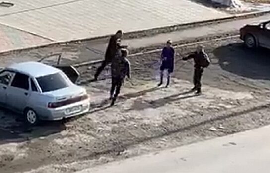 Жители Туринска устраивают мини-дискотеки в 100 метрах от подъезда