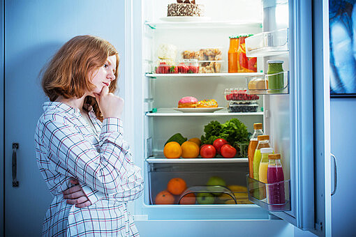 Почему нельзя хранить яйца в дверце холодильника
