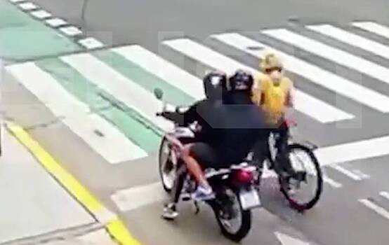 Российская туристка в одиночку задержала грабителя на мотоцикле