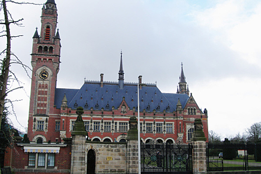 СМИ: МУС начнет расследование против своего прокурора Хана из-за домогательств