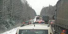 Из-за гололеда пассажирам пяти автобусов «Киров-Нолинск» пришлось 7 часов простоять в пробке