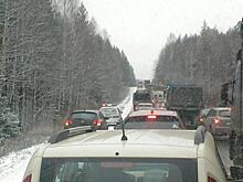 Из-за гололеда пассажирам пяти автобусов «Киров-Нолинск» пришлось 7 часов простоять в пробке
