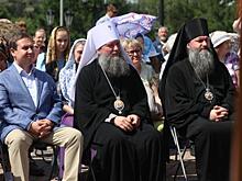 Митрополит и спортсмены прочли екатеринбуржцам Пушкина