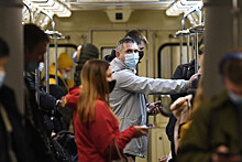 Власти Москвы сообщили, что 99% пассажиров метро носят маски