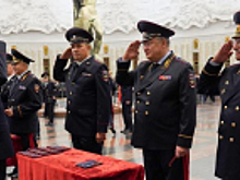 Игорь Зубов в День знаний вручил первые офицерские погоны слушателям Московского университета МВД России имени В.Я. Кикотя