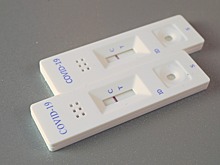 Иммунолог приравнял омикрон-штамм COVID-19 к сезонным ОРВИ