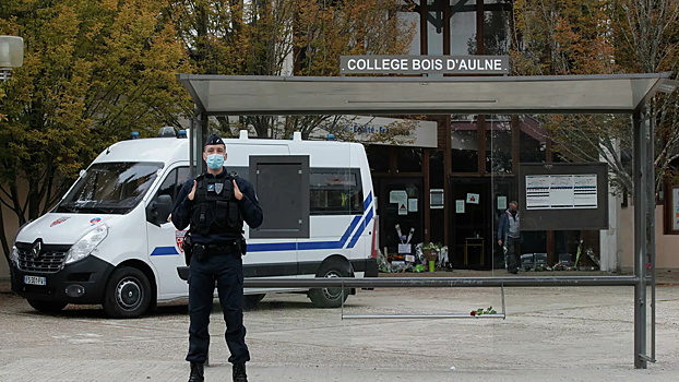 Стали известны подробности убийства учителя во Франции