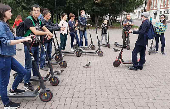 В России придумали, как защитить пешеходов от гонщиков на самокатах