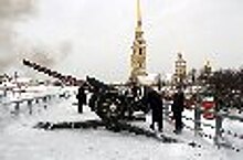 Торжественный полуденный выстрел произвели в Санкт-Петербурге в честь 25-й годовщины со Дня образования специальных подразделений УИС по конвоированию