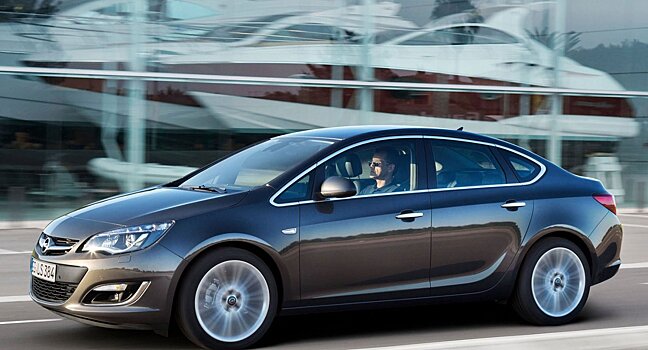Седан Opel Astra — Четвёртое поколение