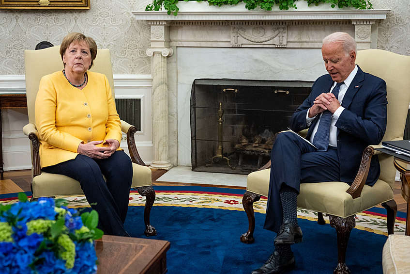 Президент США Джо Байден и Ангела Меркель во время встречи в Овальном кабинете Белого дома в Вашингтоне, 2021 год