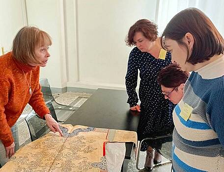 Саратовские мастера научились шить одежду из рыбьей кожи