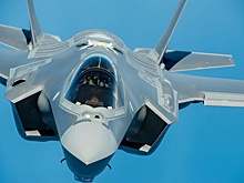 Пилот истребителя ВКС России показал опасное сближение с F-35