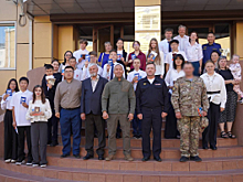 В Бурятии в День Государственного флага полицейские вручили первые паспорта 14-летним улан-удэнцам