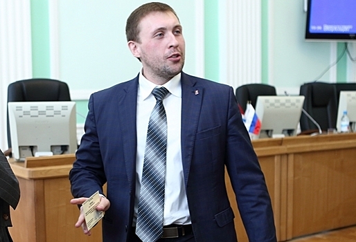 Омский депутат Ивченко, пытавшийся брать взятки могильными оградками, вошел в рабочую группу по решению ...