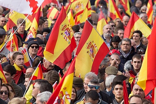 Минимальную зарплату в Испании повысят до €950