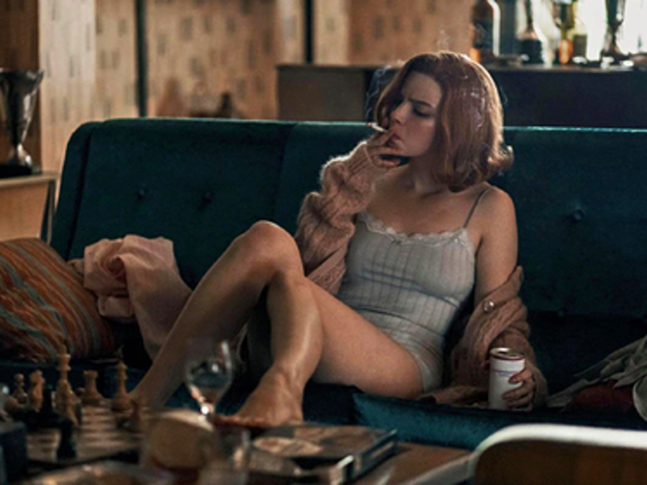 Жігіт өзінің сүйіктісіне оральды секс жасайды