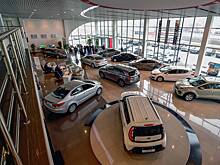 Российскому авторынку предсказали почти двукратное падение